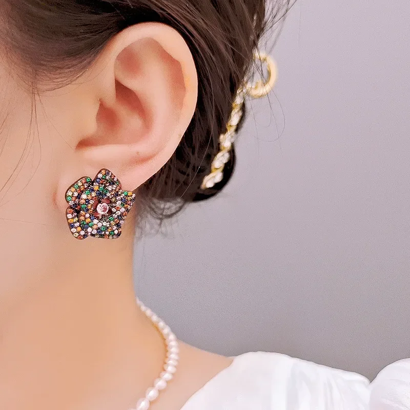 

Silver Needle Silver Zircon Flower Women's Earrings Fashionable Elegant Light Luxurious Temperament High-end Versatile