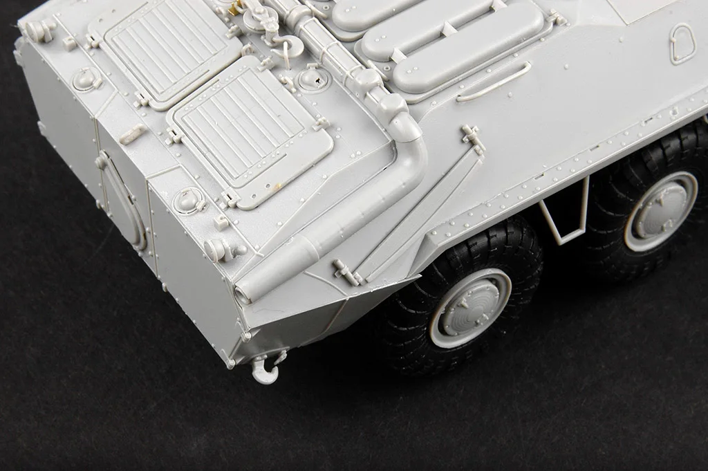 Trumpeter 01591 1/35 Russo BTR70 APC Versione tardiva Veicolo blindato Militare Da Collezione In Plastica Modello di Montaggio Giocattolo Kit di Costruzione