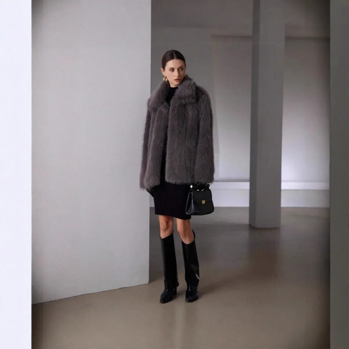 سترة نسائية من الفرو البيئي باللون الرمادي الداكن معطف طويل من الفرو الصناعي بكتف منسدل للسيدات ملابس خارجية من الفرو الاصطناعي مفصلة منفوش للإناث