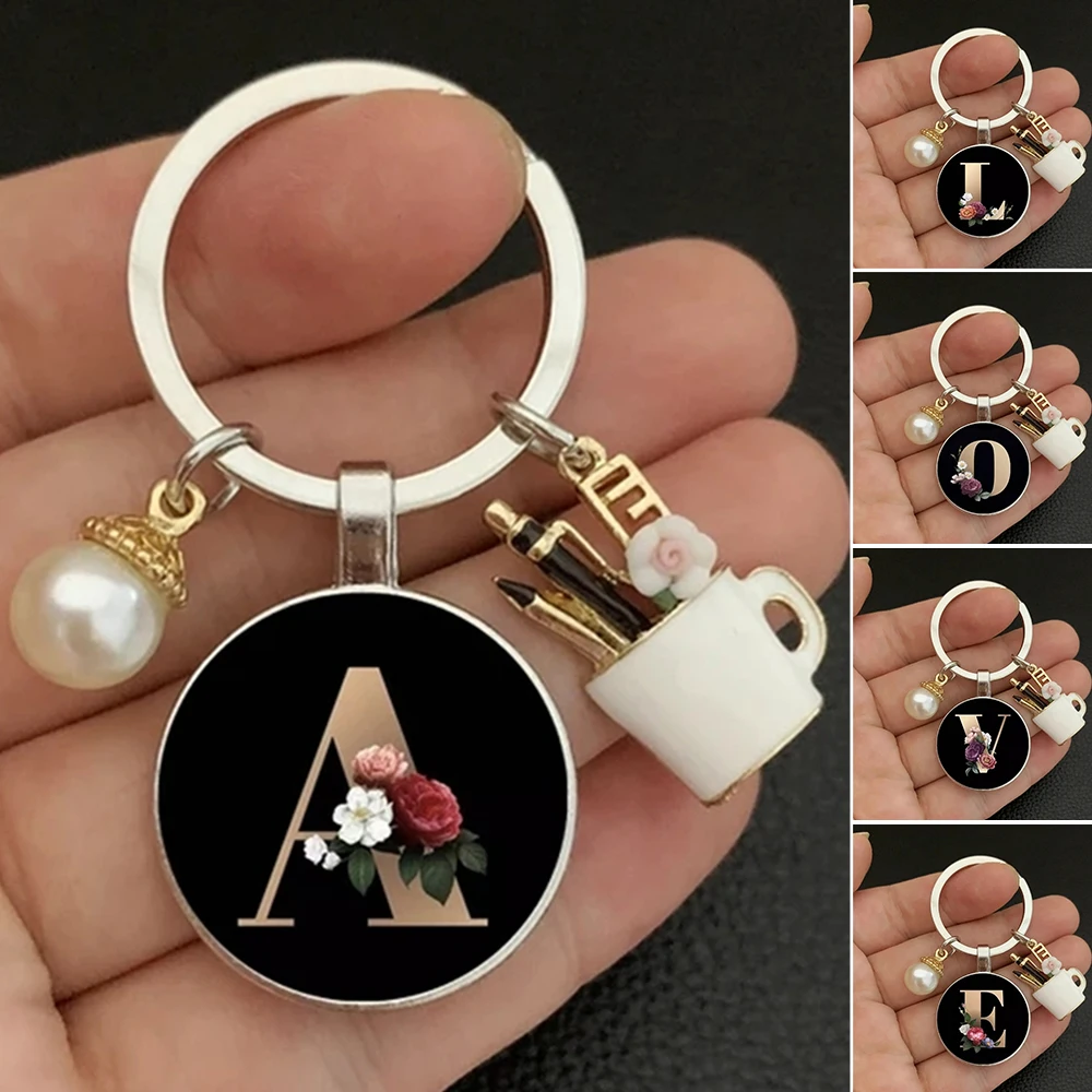 Key Holder Exquisite  26 Initials A to Z Circular Pendant Keychain Luxury Pearl Decor Keyring Fashion Car Key Holder Couple Gift