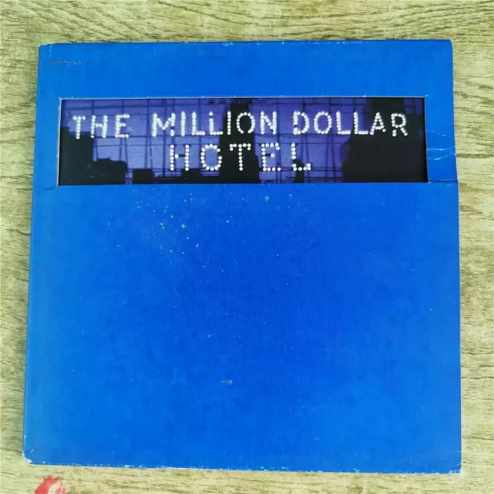 

Альбом CD THE MILLION DOLLAR HOTEL Soundtrack (полезно в 2000 году), с Bono As The Executive Producer