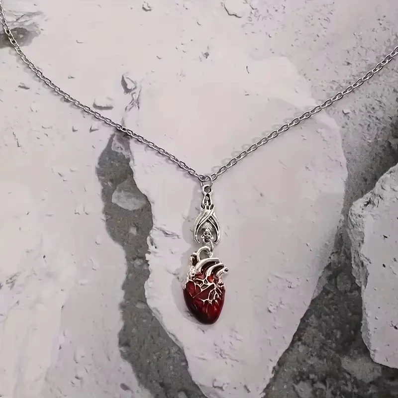 1pcs A unique Bohemian-style retro gift with a heart-shaped pendant necklace in the shape of a bat and a drop of blood