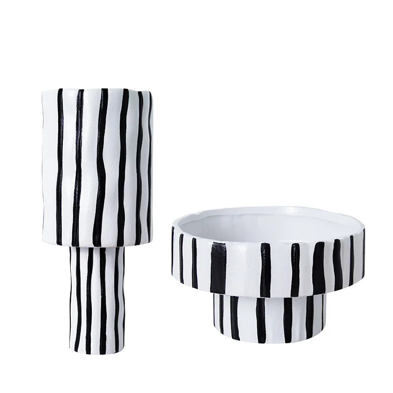 

Modern hand-painted black and white lines ceramic vase model room hotel living room entrance handicrafts