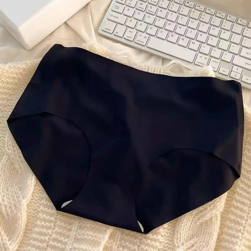 Cotton Crotch Women's Summer Ice Silk Panties Traceless Thin Simple Solid Yoga Triangle Panties Mid Waist Female Lingeries