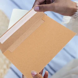 50 pçs cartão de convite em branco marrom papel envelope conjunto estilo retro adequado para o dia dos namorados de natal e outro festival