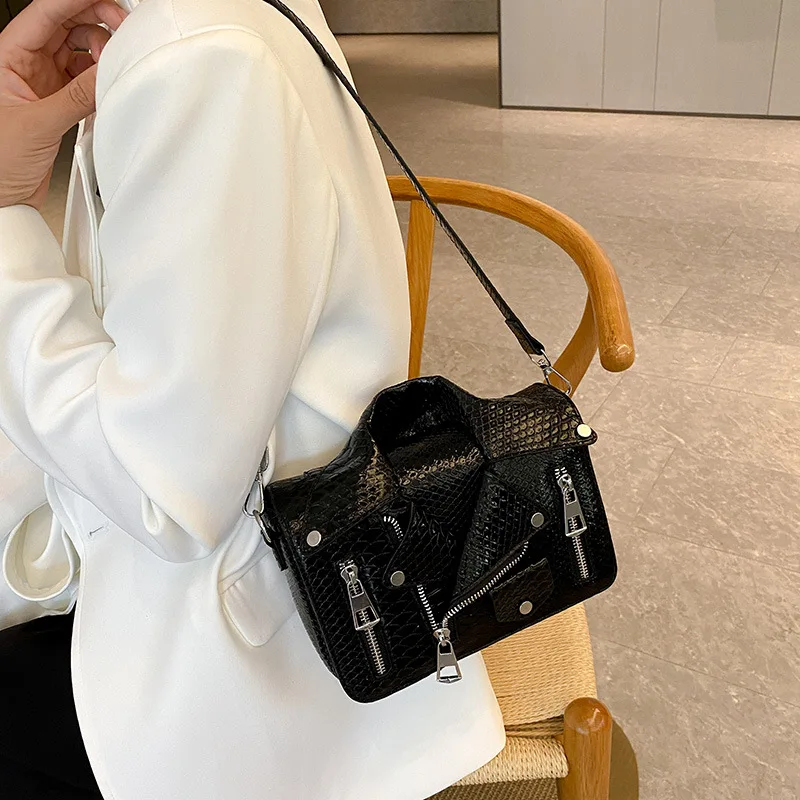 Small Square Bags for Women 2023 New Hip Hop Funny Fashion Rivet Shoulder Bag Personality Fashion Patent Leather Crossbody Bag