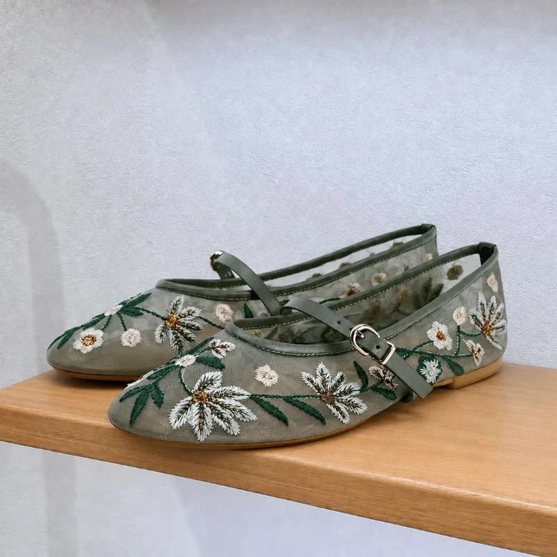 Women Mary Jane Shoes Embroidered Mesh Flats Breathable Floral Ballet Flats Comfortable Buckle Strap Casual Walking Shoes