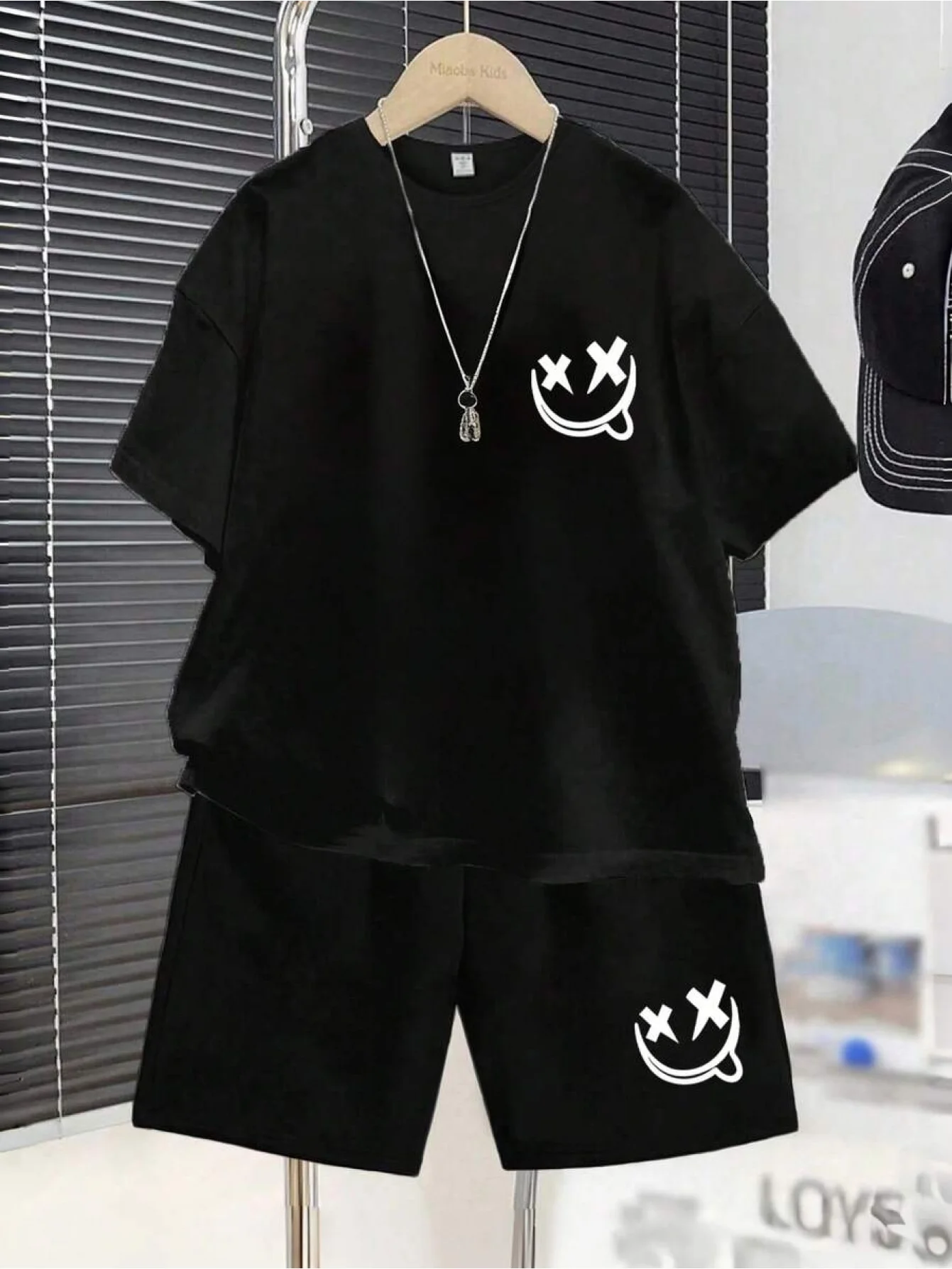 A New Summer Boys' Set Featuring Casual and Fashionable Color Letter-printed Round-neck T-shirt and Shorts