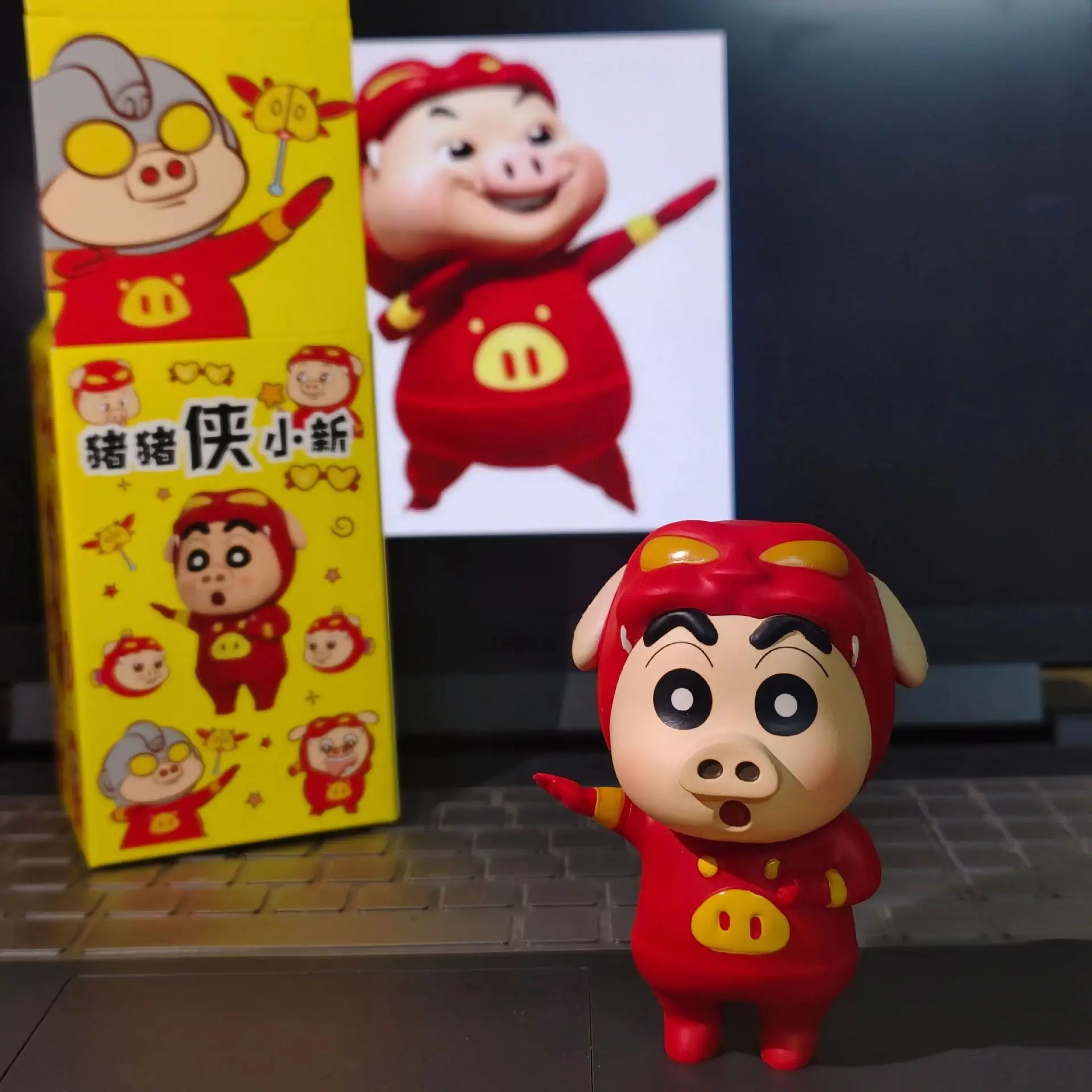 

New arrival 10cm Crayon Shin-chan cos Piggy Shin-chan creative trendy toy figure car model desktop ornament For Children's gifts