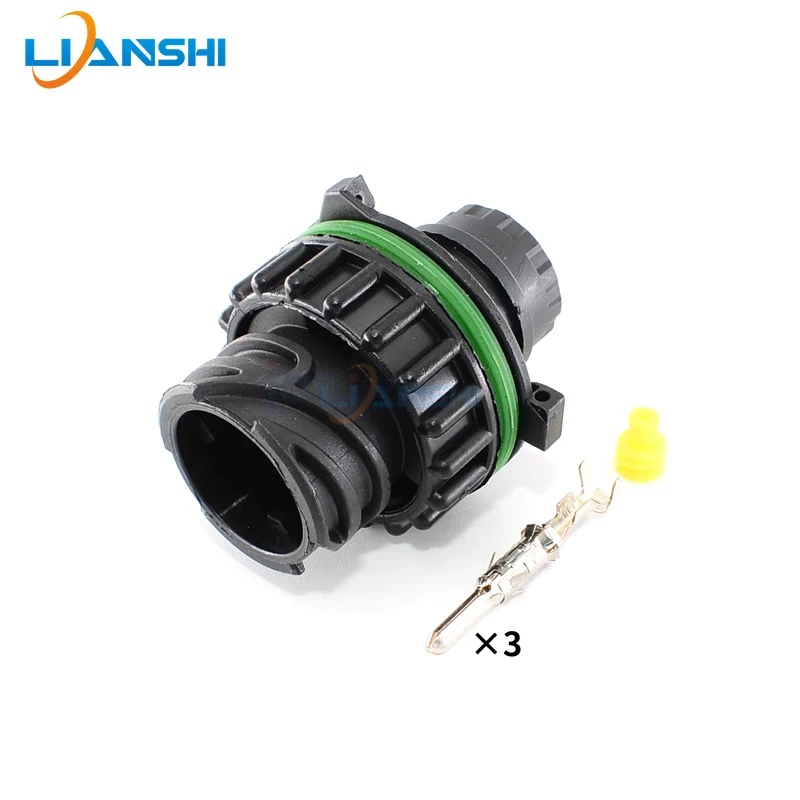 1-967325-2 is applicable to Dongfeng Tianlong HOWO reverse switch solenoid valve wire 3-hole plug 1-967402-2