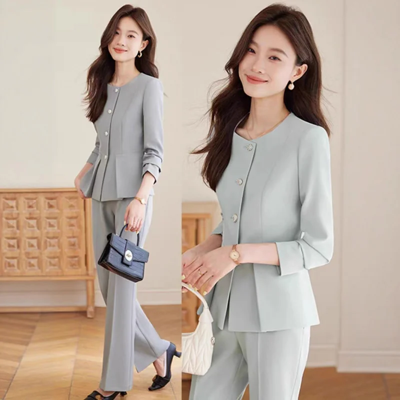 

Fashionable women's two-piece suit, elegant and professional attire for hostesses, interviews, and important occasions