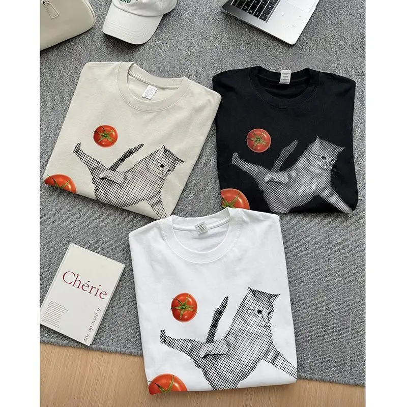 High Quality Soft Cotton Funny Cat Playing with Tomatoes Graphic T-Shirt | Retro Halftone Print Casual Oversized Tee Harajuku