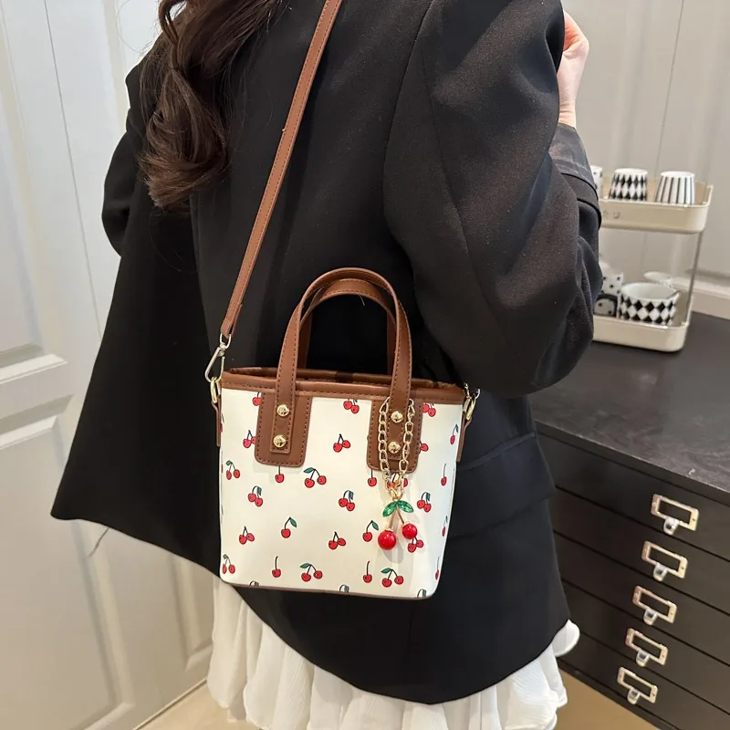 Cherry Portable Oblique Span Fashion Women's Bag Large Capacity Cute Commuter Shoulder Tote Bucket Bag Versatile