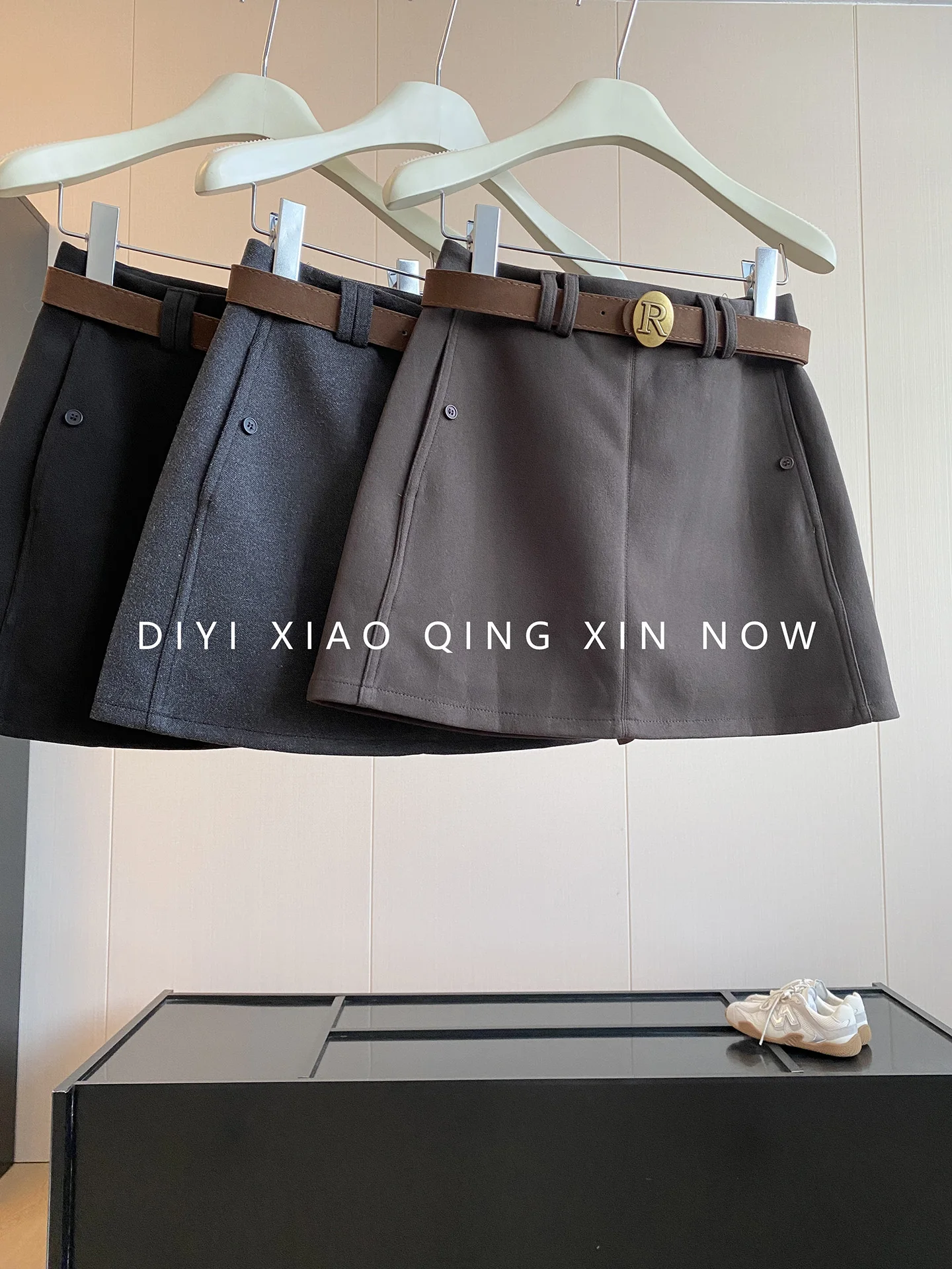 High Quality Woolen Commuter A-Line Skirt Women's Autumn Winter Slimming Wrap High Waist Short Grey Skirt for Young Ladies