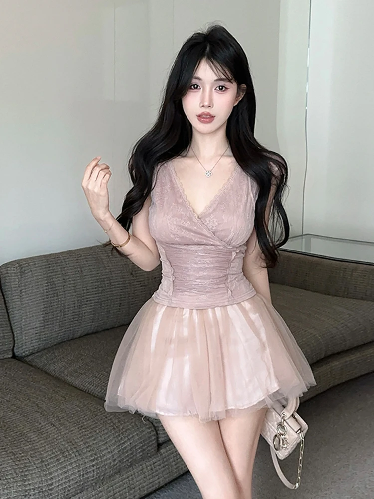 

Ele Lace Splice V-Ne ort Sve Slim Fit T-irt Top with Me Flared Skirt Bot Faionable Two-Piece Set for Women