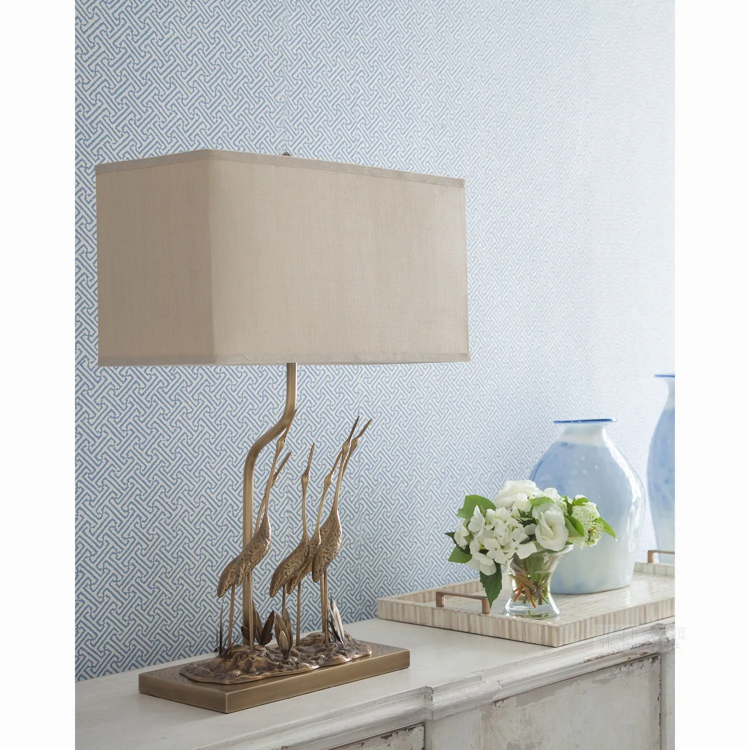 New York Downtown Park Imported Neoclassical Auspicious Cloud Wild Crane Bronze Plated Sculpture Table Lamp