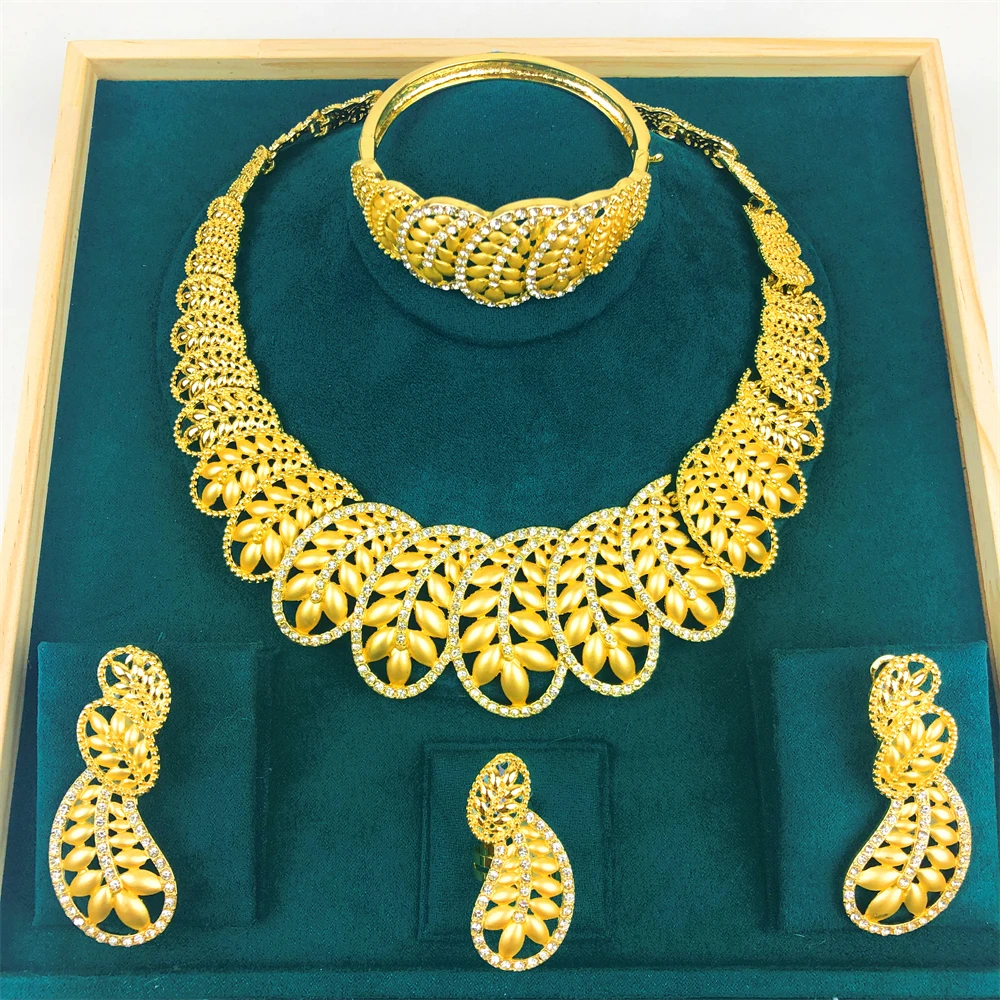

Dubai 18K Gold Plated Jewelry Set For Women Classic Design Necklace Earrings Bracelet And Ring 4PCS Full Set Jewelry Trending