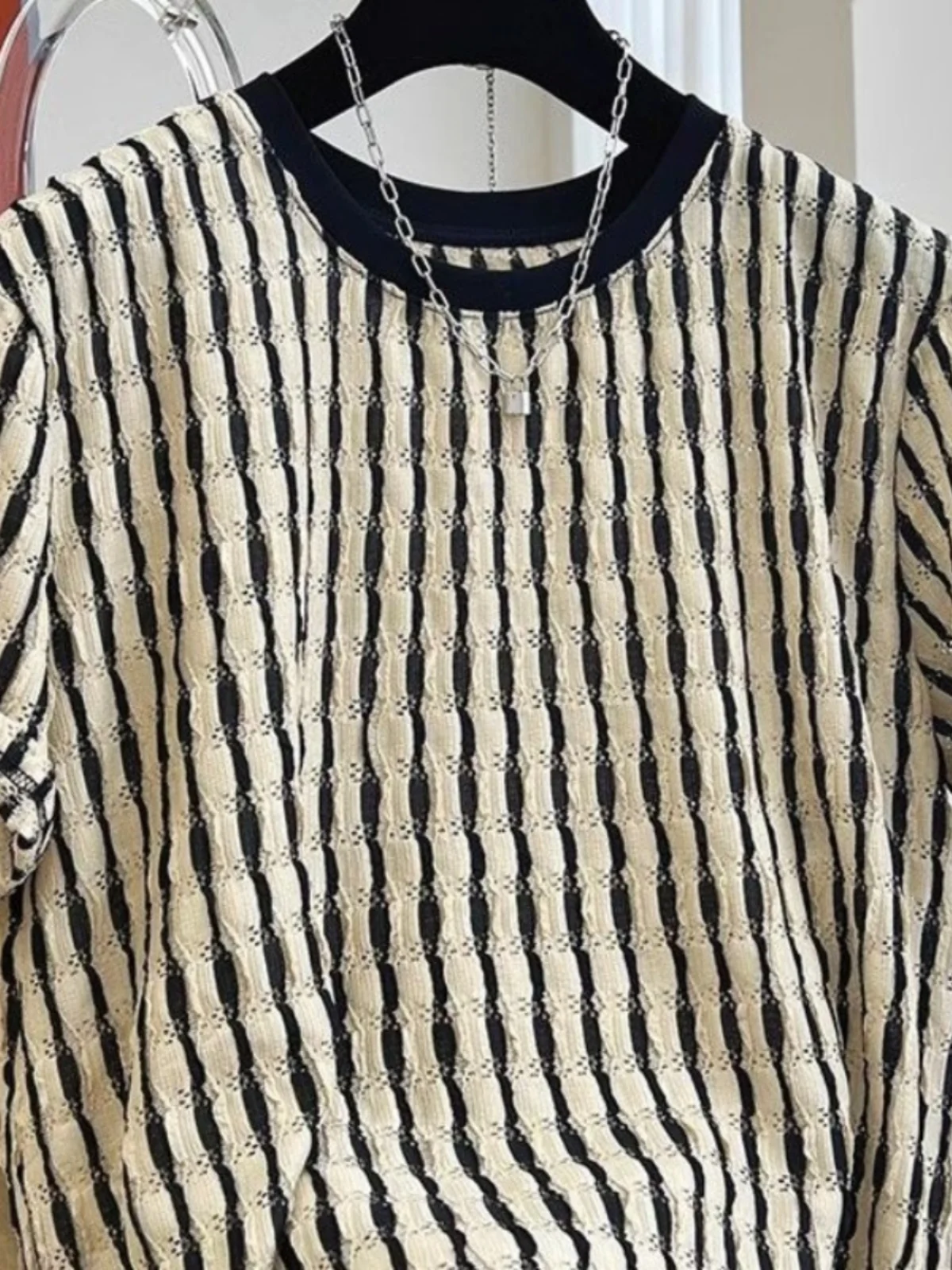 

Женская футболка больших размеров с кружевной отделкой, свободного кроя, с коротким рукавом, летняя, тонкая, модная, с вертикальными полосками, в корейском стиле, с круглым вырезом