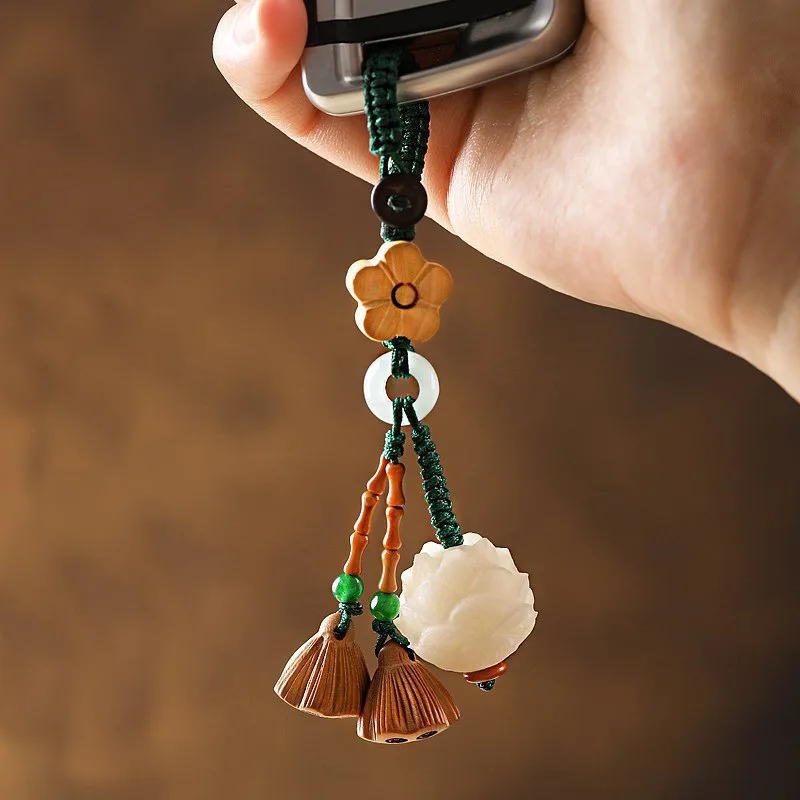 Bodhi Root Lotus Car Keychain Peach Wood Lotus Cute Mobile Phone Chain bag accessories Men's and Women's Pendant