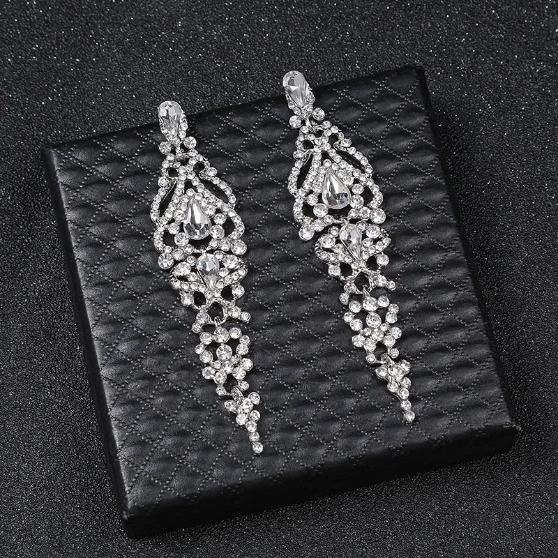 High-grade Long Earrings Crystal Bride Wedding Dress Accessories Fashion New Year Earrings