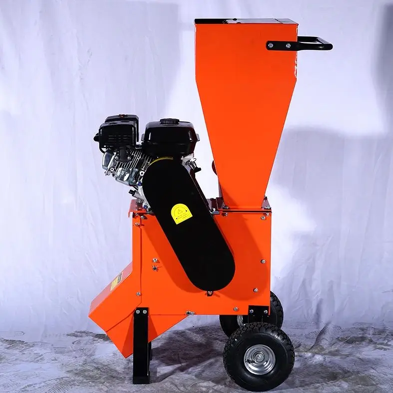 

Индивидуальный дизельный измельчитель древесины с высокомоментным двигателем эффективно превращает садовые отходы в мелкую мульчу для клумб