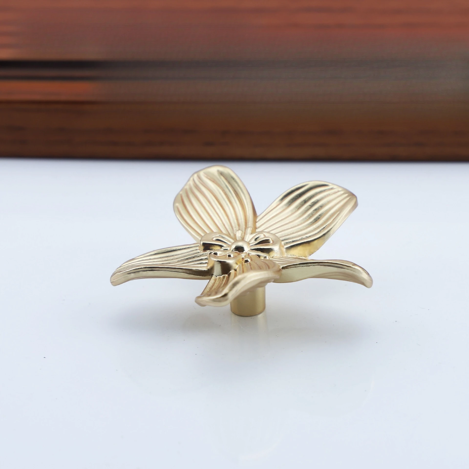 

New Chinese Style Cabinet Handle Floral Design Single Hole Bathroom Cabinet Luxury Bookshelf Handle