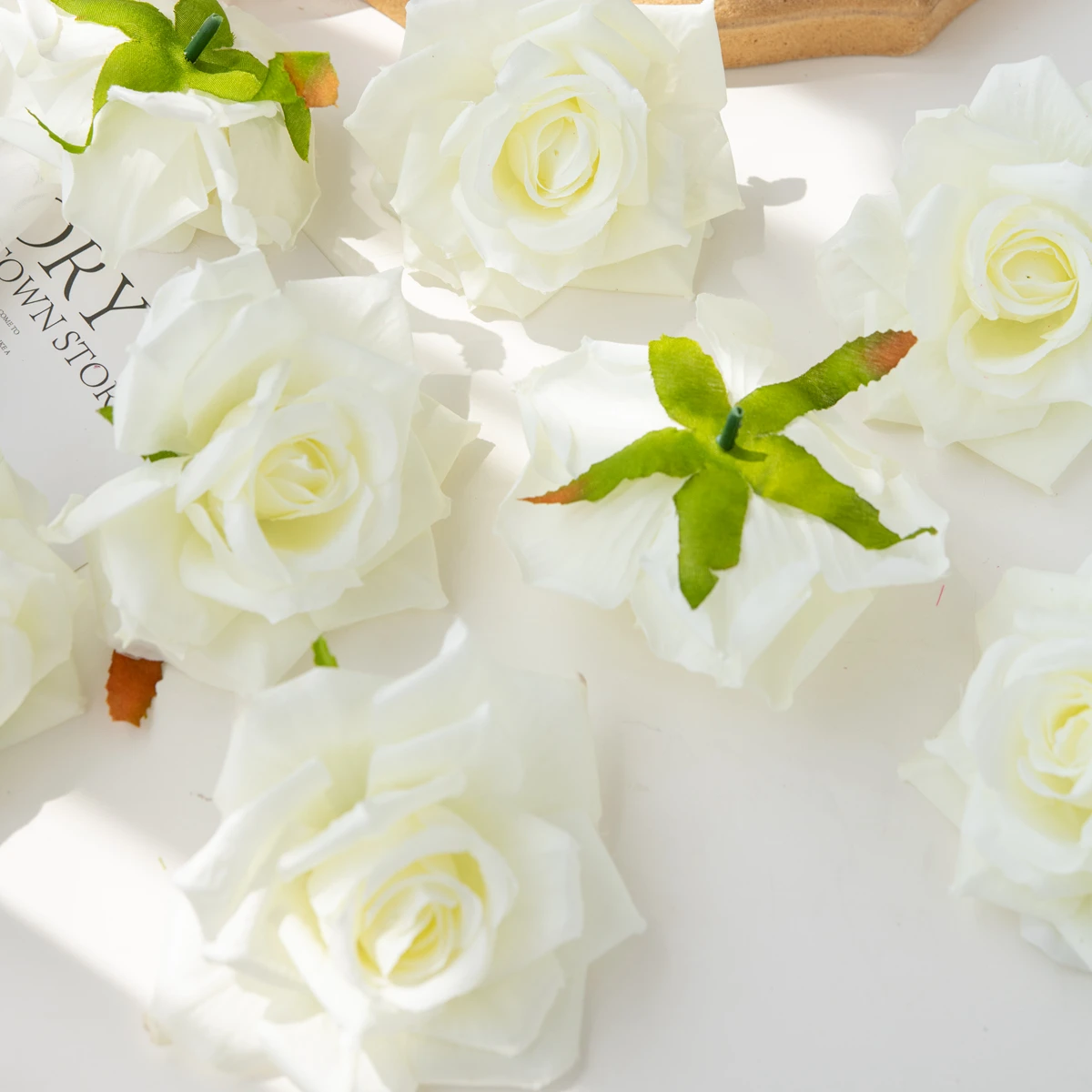 

50/100pcs Artificial Flower Silk Rose Wedding Arch Brooch Home Outdoor Garden Decor Festival Wreath Diy Gift Candy Box Scrapbook