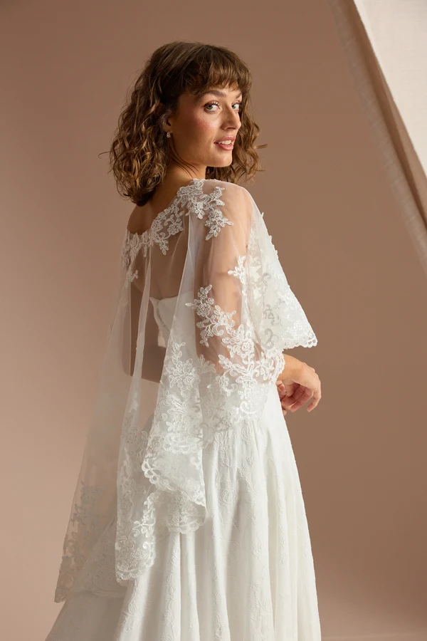Customized Lace Wedding Boleros Soft Tulle Short Front Long Back Bride Shrug Women Bridal Capes Formal Party Shawl