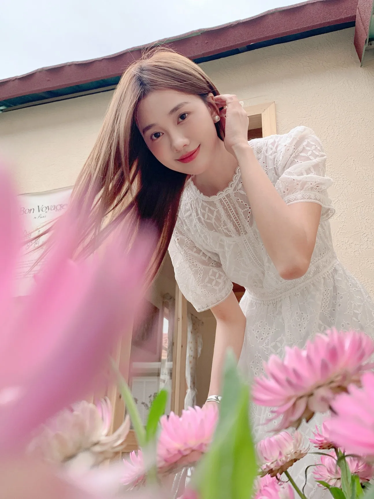 女性のための刺繍された白いドレス,柔らかい透かし彫り,ラウンドネック,フレンチスタイル,半袖,ウエスト,自由奔放に生きる,休暇,夏,2024