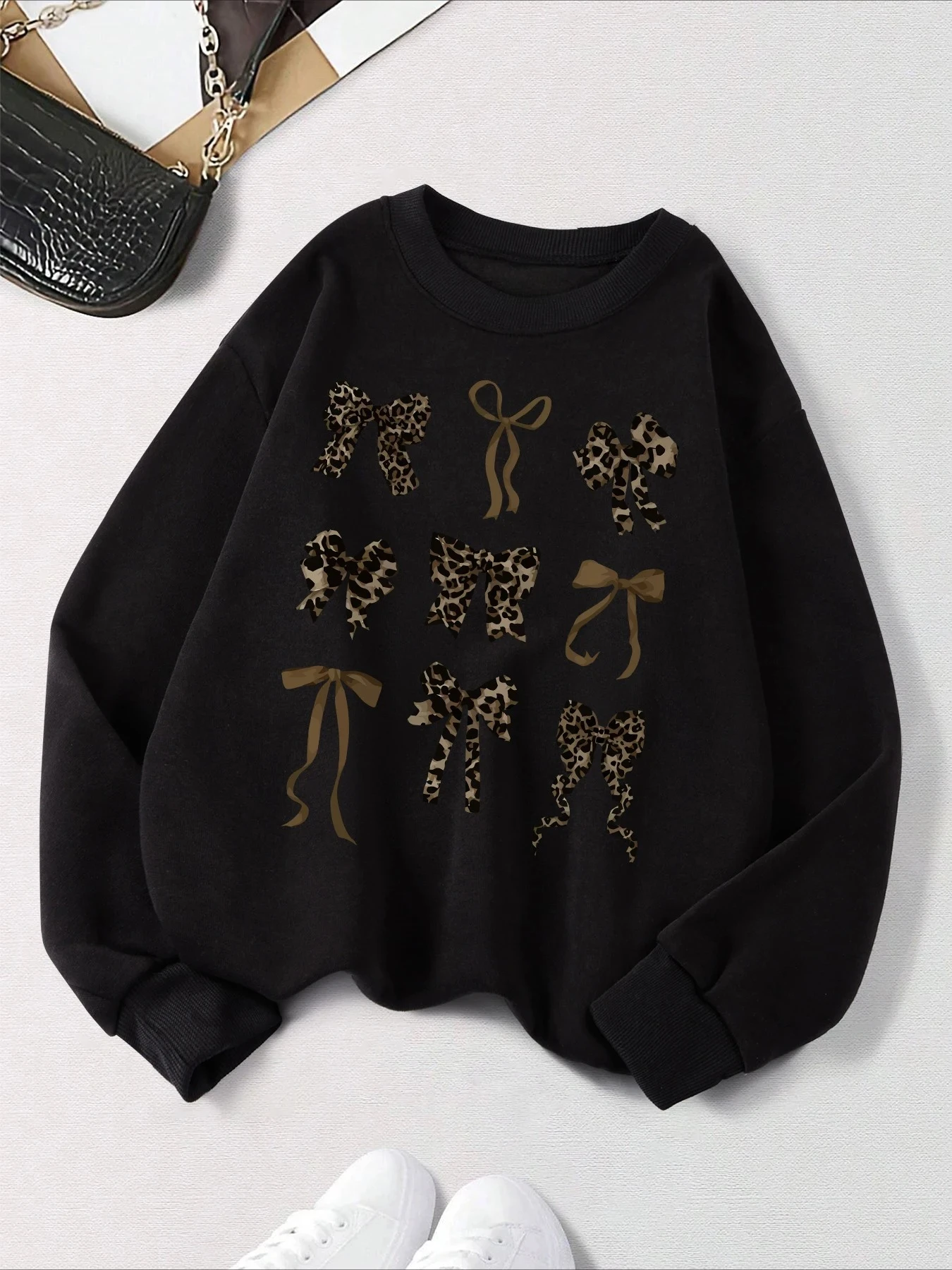 เสื้อฮู้ดลายเสือดาวสไตล์เรโทรสำหรับผู้หญิง เสื้อผ้าลำลองแบบสวมหัวสำหรับฤดูใบไม้ร่วงและฤดูหนาว เสื้อผ้าผู้หญิงสำหรับฤดูใบไม้ร่วงและฤดูหนาว ชุดชั้นในสำหรับฤดูใบไม้ร่วงและฤดูหนาว