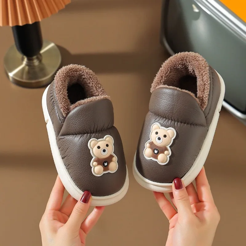 شباشب منزلية شتوية للأطفال البنات مبطنة بالصوف السميك مقاومة للماء وغير قابلة للانزلاق أحذية منزلية دافئة للأطفال الأولاد الصغار #1