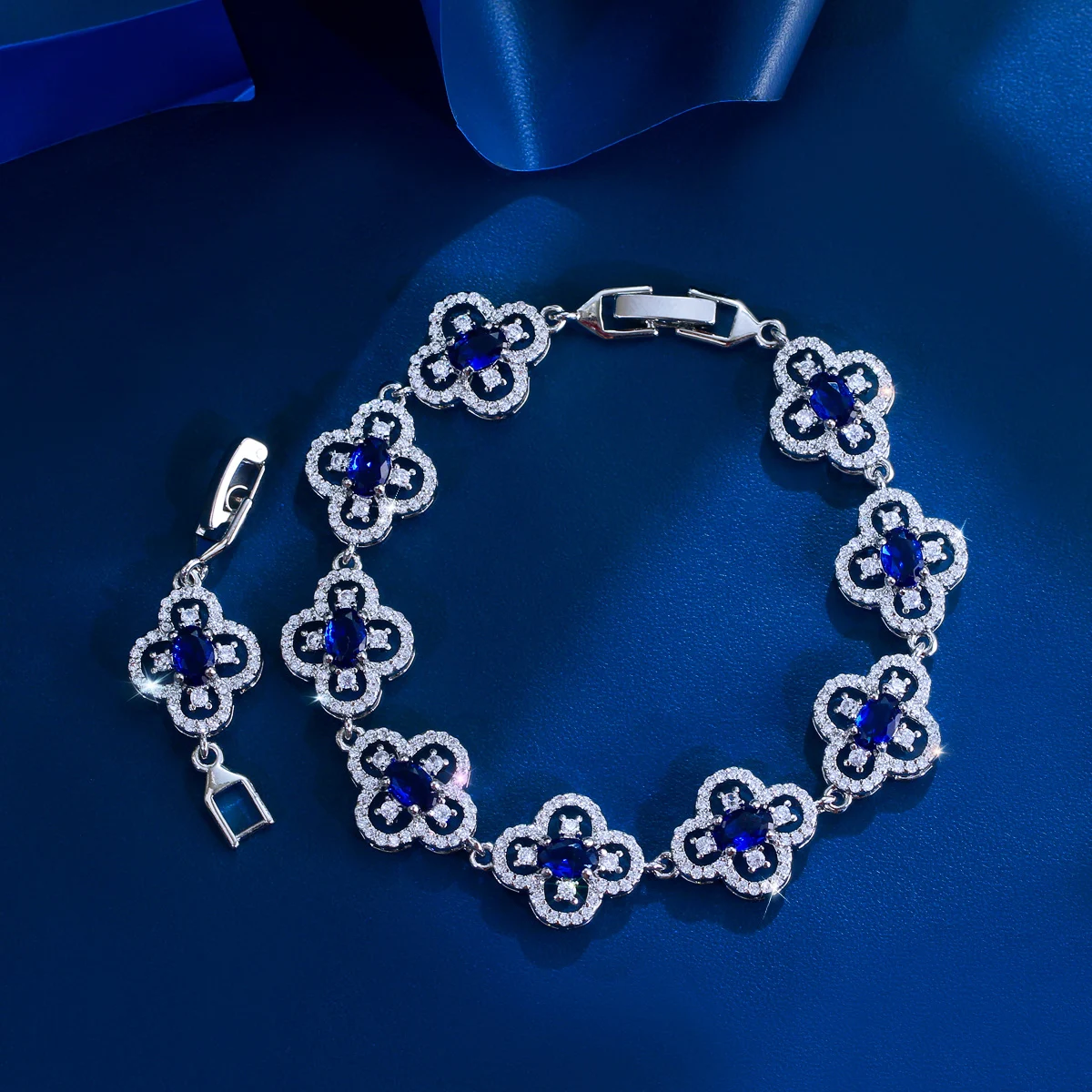 CWWZircons Luxuriöses Gelb-Rosa-Weiß-Blau CZ Großes Vierblättriges Blumen-Tennisarmband für Damen Hochzeit Party Schmuck Großhandel S0282 – Detail 10