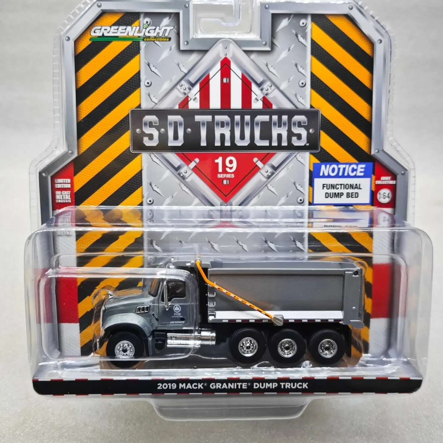

Greenlight 1:64 2019 Mack Granite Truck Static model ornament car model simulation gift