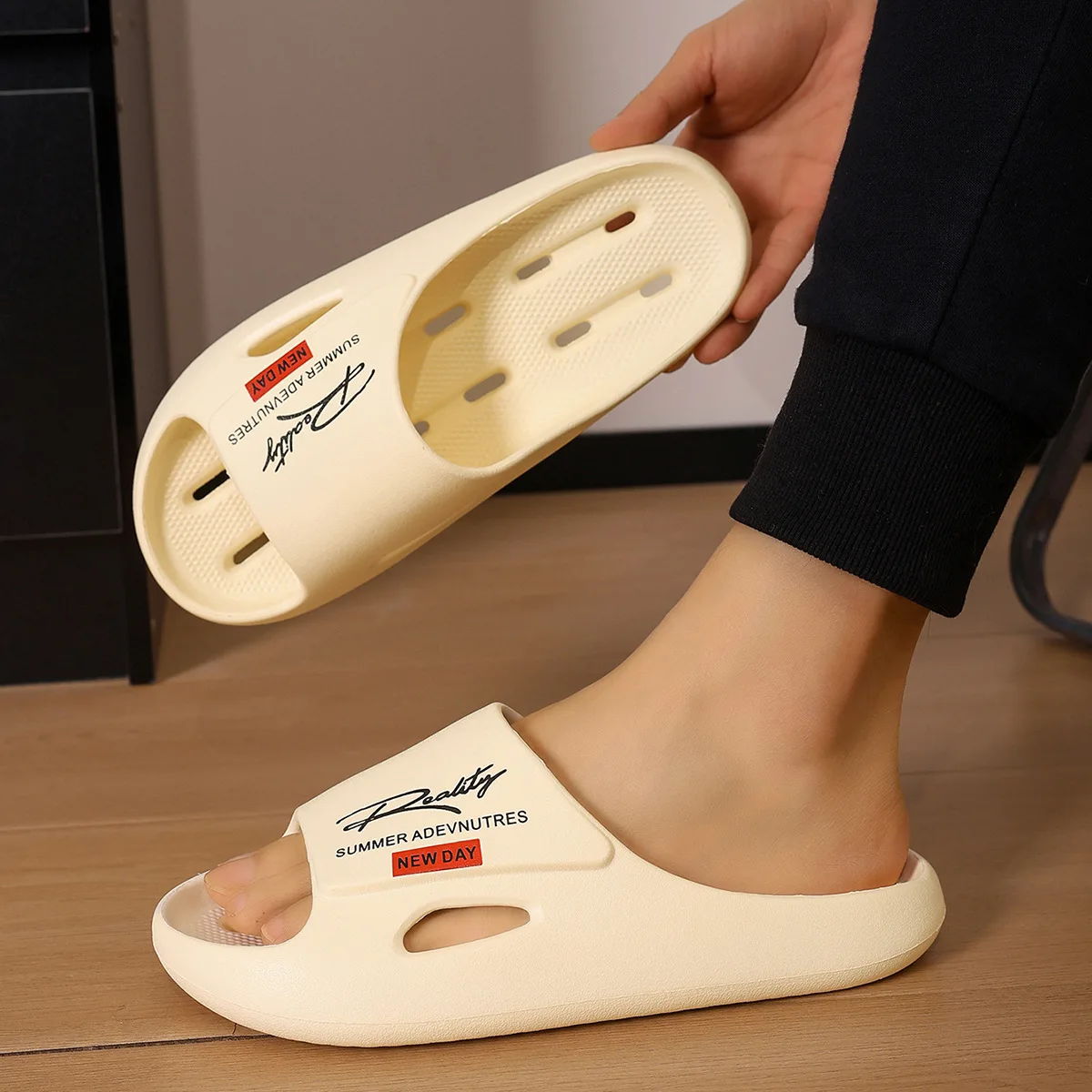 Summer Innovative Design EVA Men's Shoes, Soft and Lightweight Home Slippers, Suitable for Indoor and Outdoor Leisure Activities