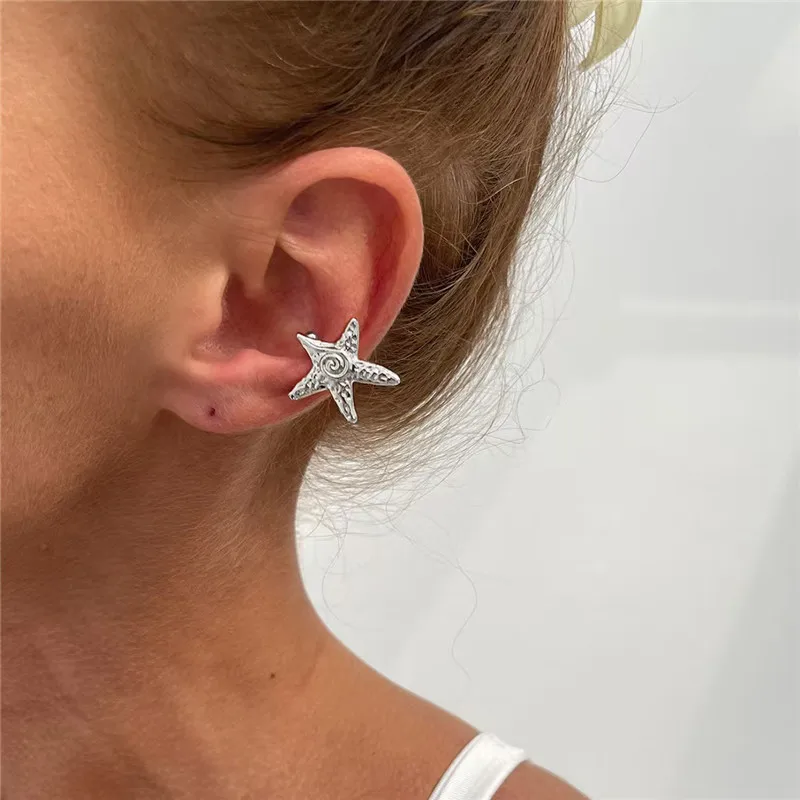 Europese en Amerikaanse legering bloem maan clip-on oorbellen, uniek en modieus ontwerp, high-end gevoel, damessieraden, geschikt