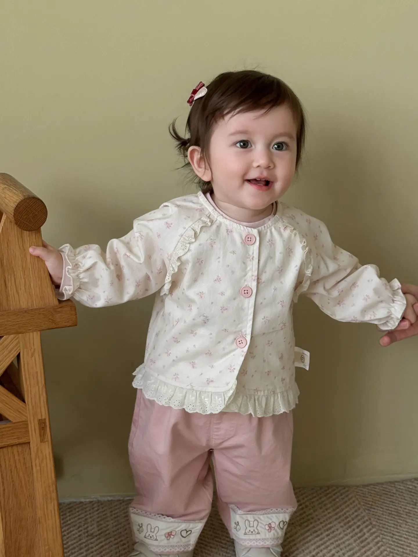 

Girls Floral Jacket 2025 New Spring and Autumn Baby Korean Cardigan Children Fashion Lace Autumn Round Neck Top
