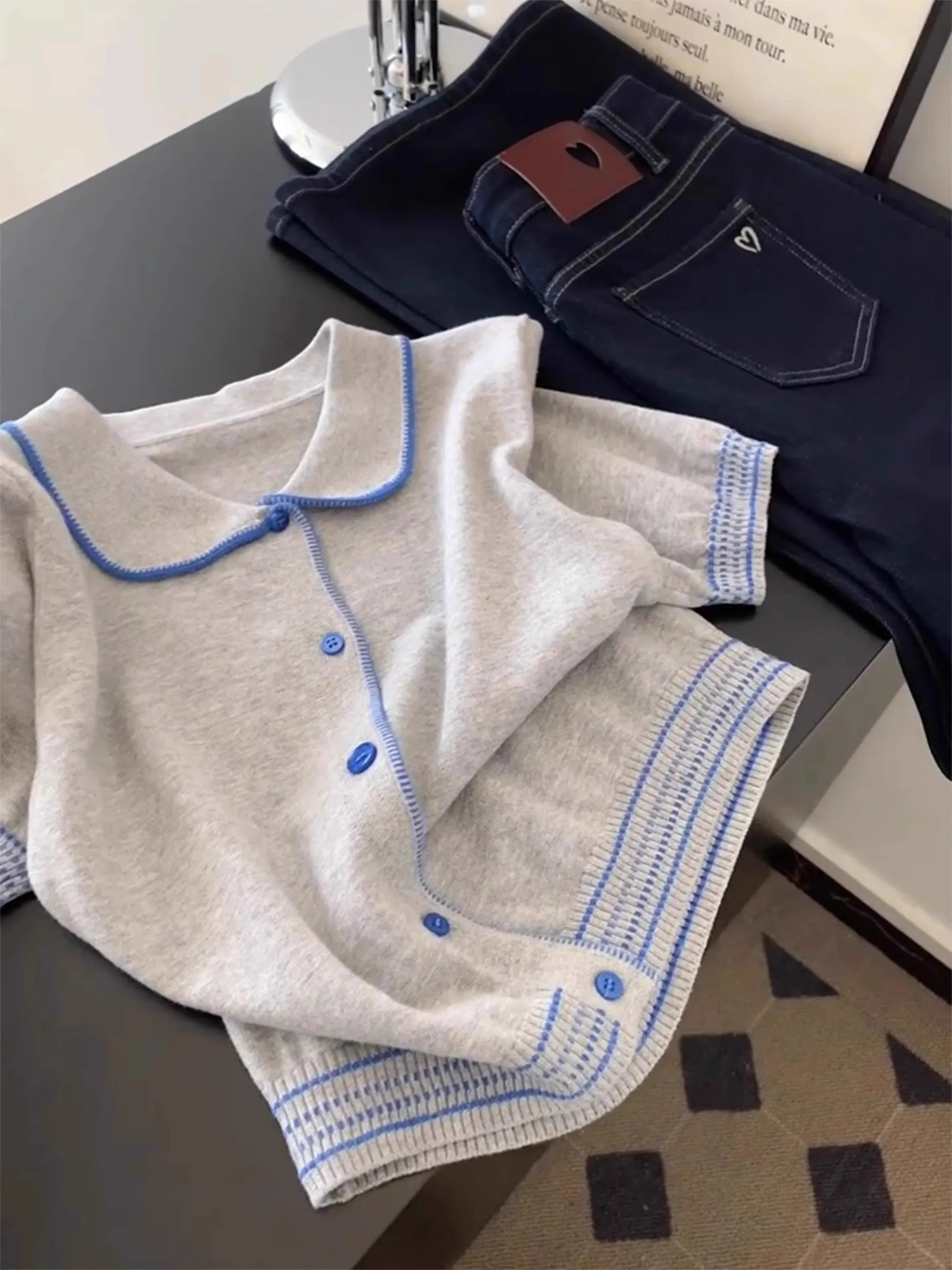 グレーブルー対照的なカラーニットカーディガン Tシャツ女性の夏の新韓国ルーズ半袖セーター多用途ショートトップ