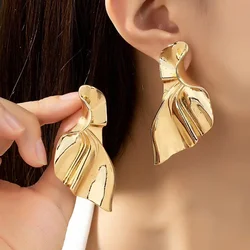 Geometric Three-dimensional Fishtail Pleated Metal Earrings for Women Party Holiday OL Fashion Jewelry Ear Accessories AE120