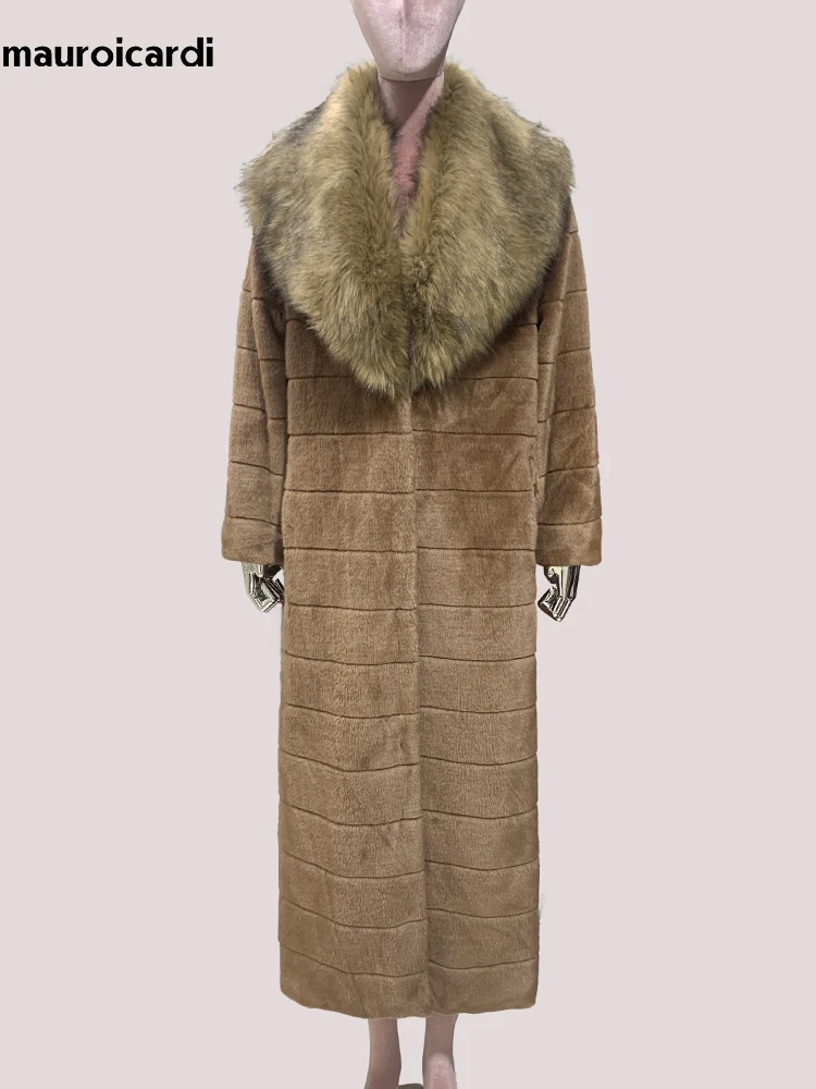 Mauroicardi Cappotto invernale in pelliccia sintetica soffice a righe morbide e spesse extra lunghe da donna con collo in pelliccia finta Cappotto peloso di lusso 2025