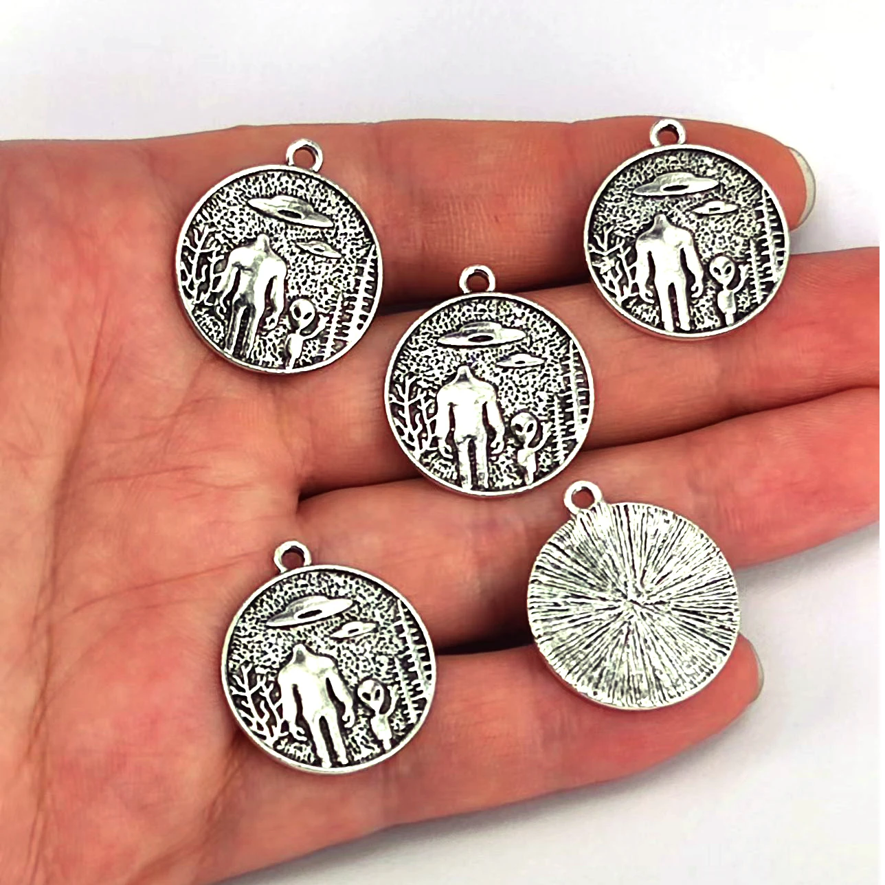 

50pcs DIY forest UFO alien Sasquatch Bigfoot pendant charm for women man Accessories