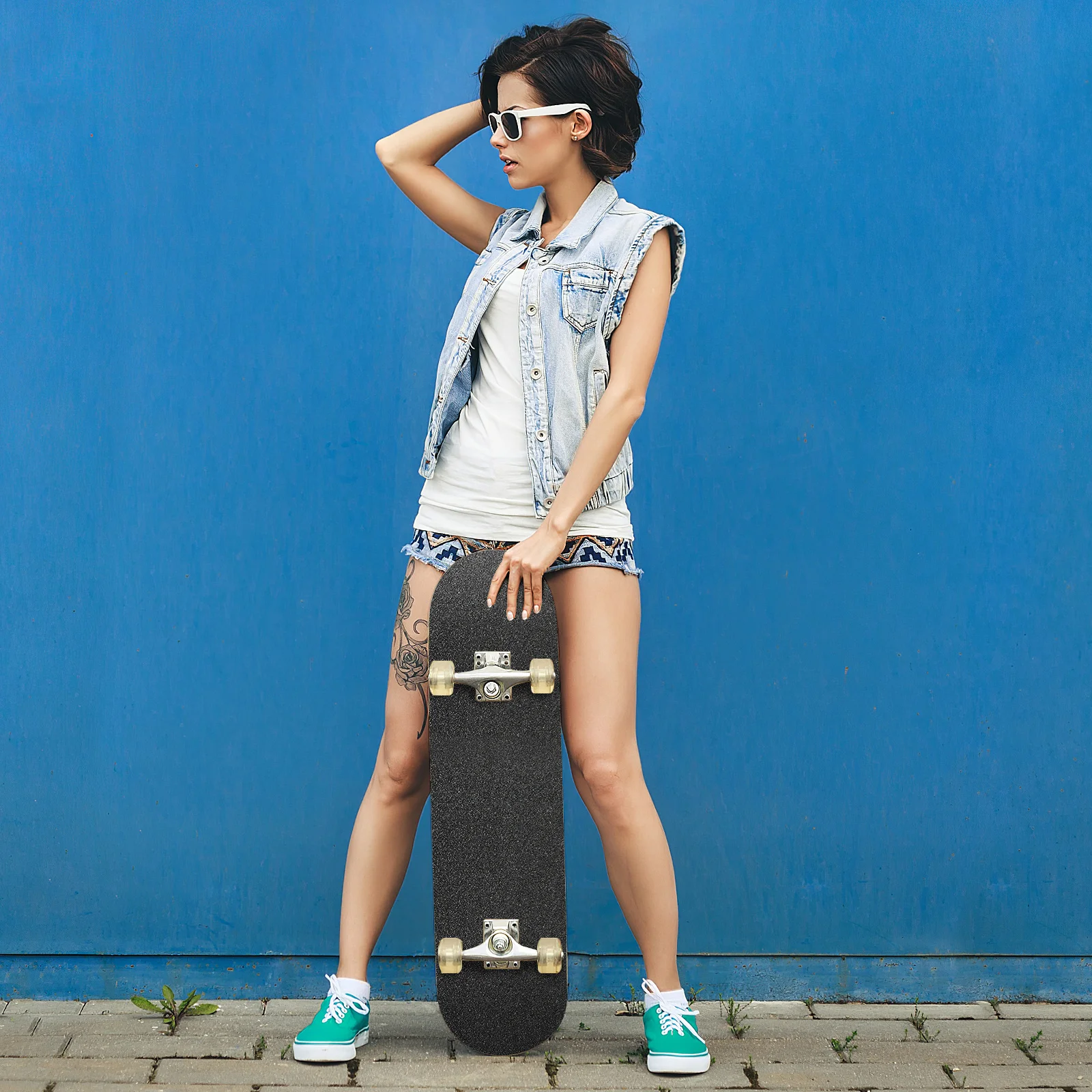 

Skateboard Sandpaper Grip Tape Sheet 80x20cm Anti-Slip Waterproof Scooter Stair Pedal Grip Tape Skateboard Sticker