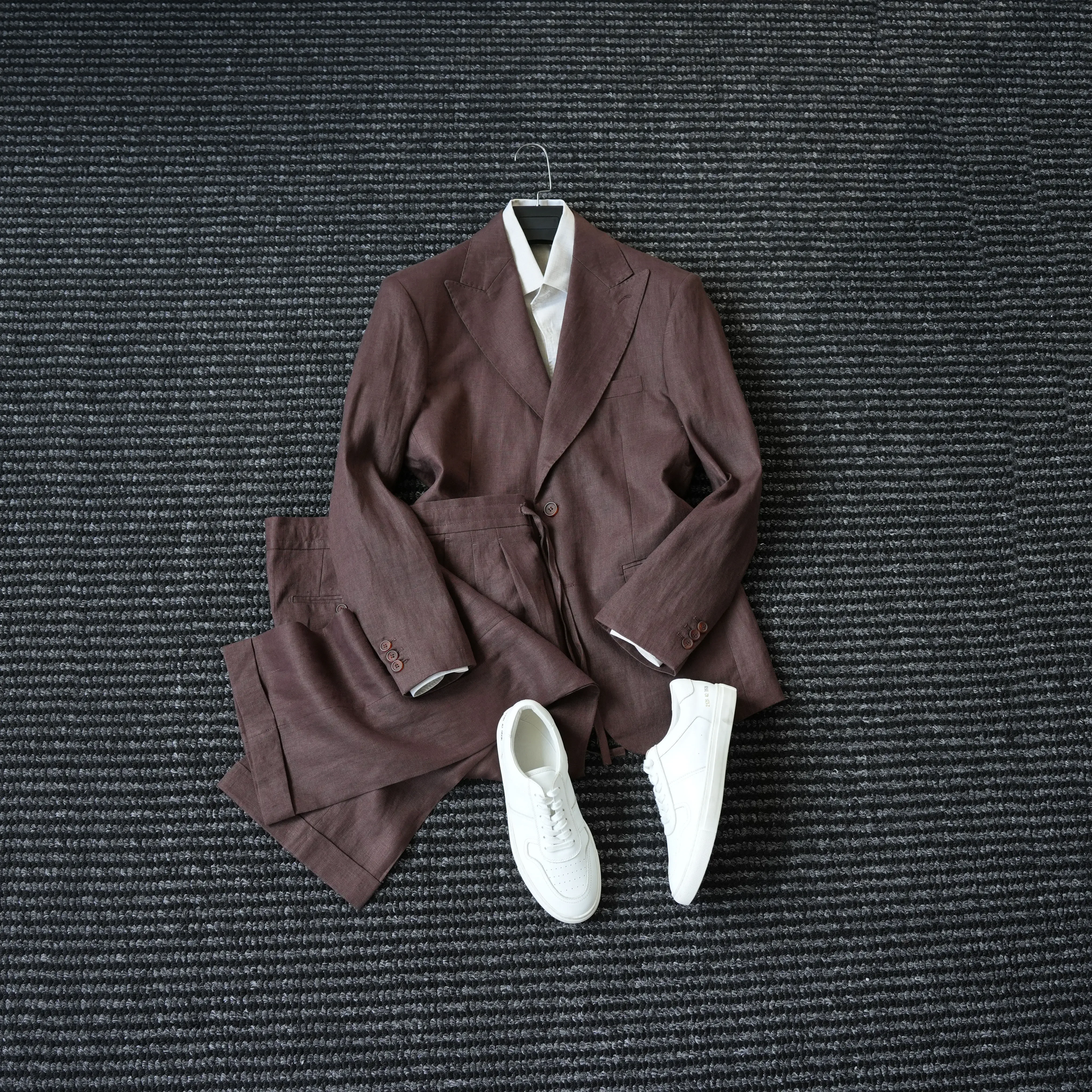 High luxury linen, gentleman's elegant linen suit, men's micro-wide suit