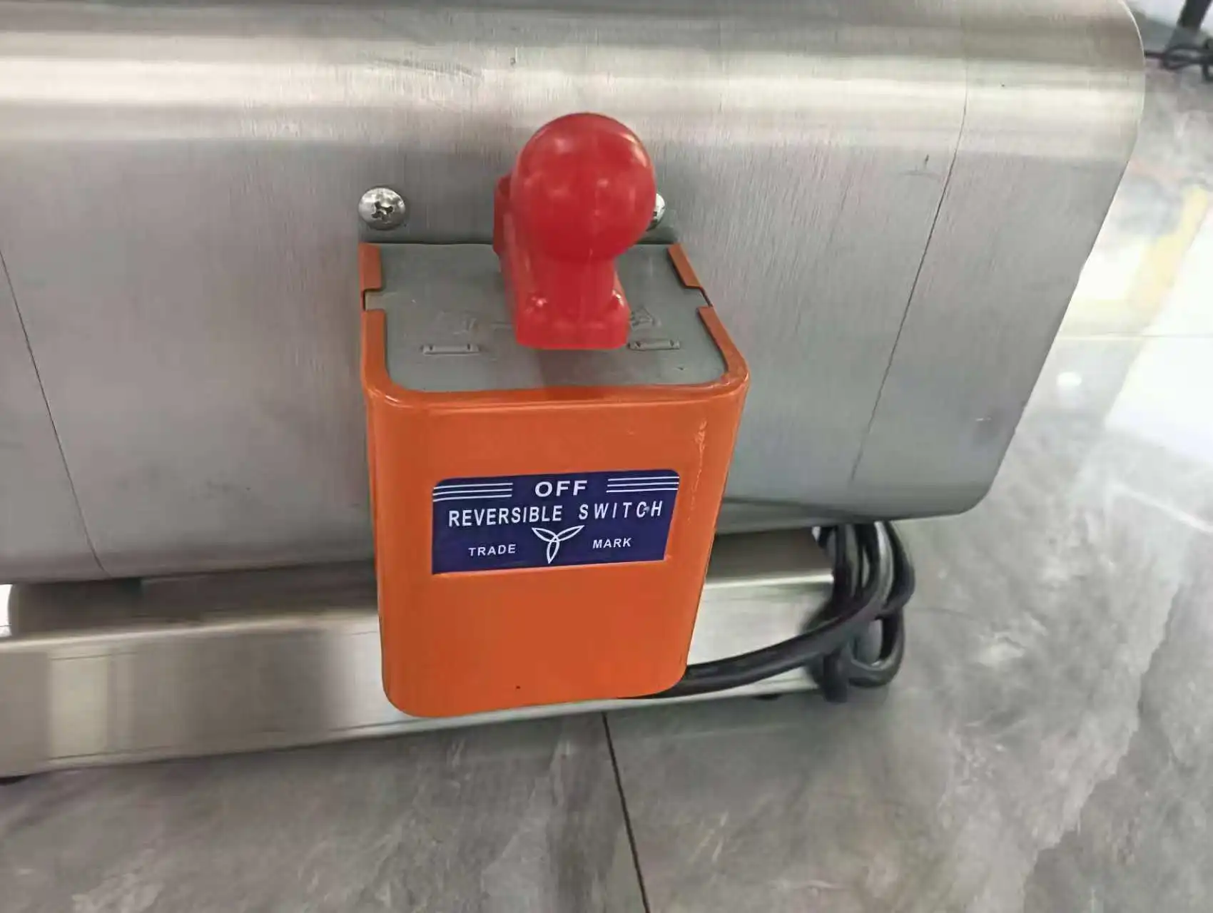 New Manufacturer's Wholesale Price 304 Stainless Steel Forward-Reverse Custom Switch Meat Mincer 200kg/h Capacity 2-Year