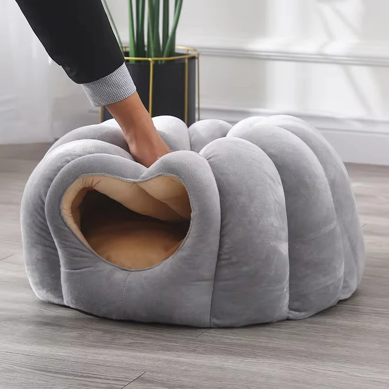 Enclosed Cat Nest Winter Warm Cat Bed Pumpkin Shape Pet Sleeping House for Cats Comfortable Washable Cat Sleeping Bed Pet Supply