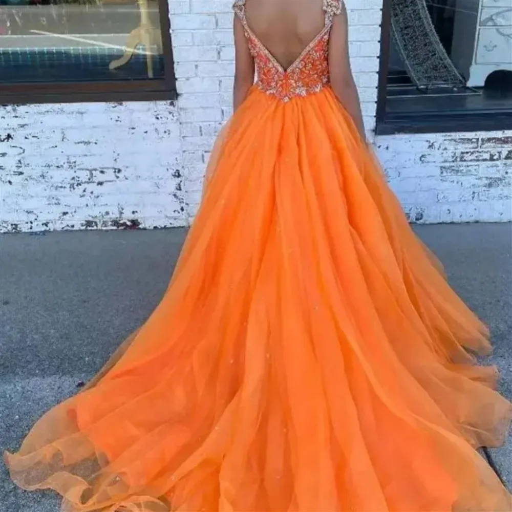 

Индивидуальное платье для девочки нарядное, с бисером, без рукавов, с открытой спиной, на тонких бретельках, для свадьбы, дня рождения, вечеринки, с шлейфом