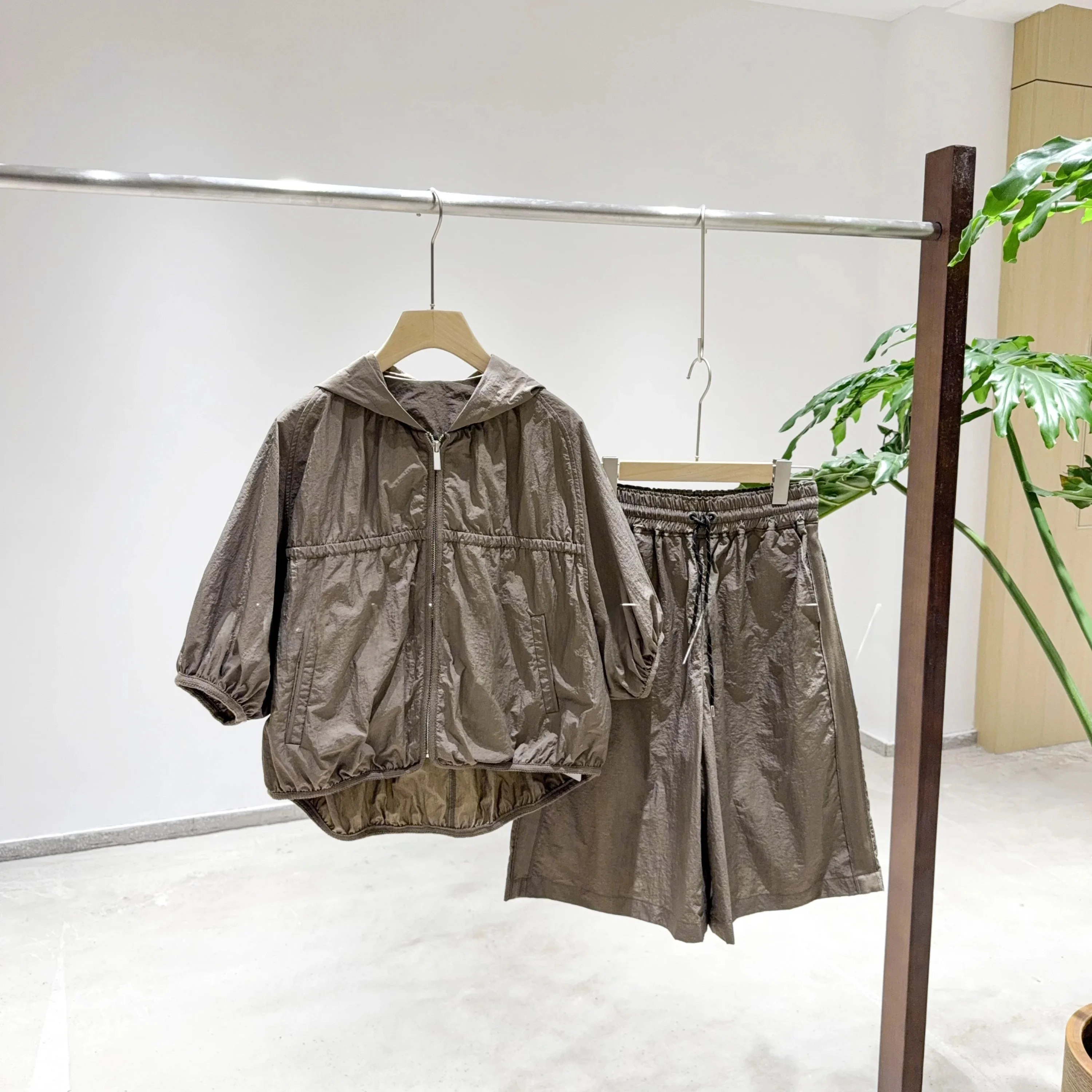 

Mimifafa VV Pure Original 26 New Stylish Casual Hooded Jacket Shorts Set High Sensation Summer Fashion Women's Ensemble