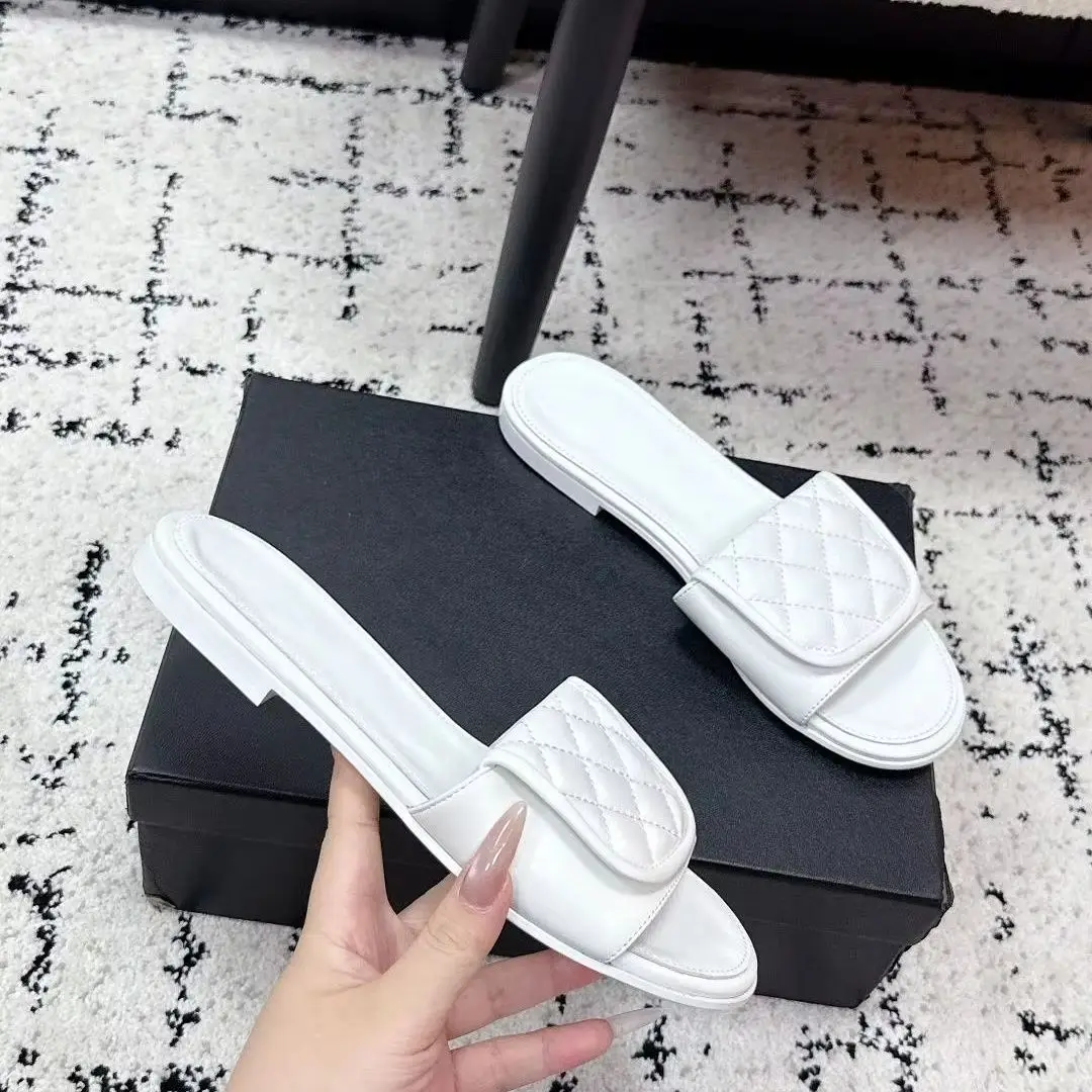 Women White Quilted Slide Sandals Diamond Lattice Flap Decor Flat Open Toe Slip On Mules Soft Leather Summer Casual Slippers