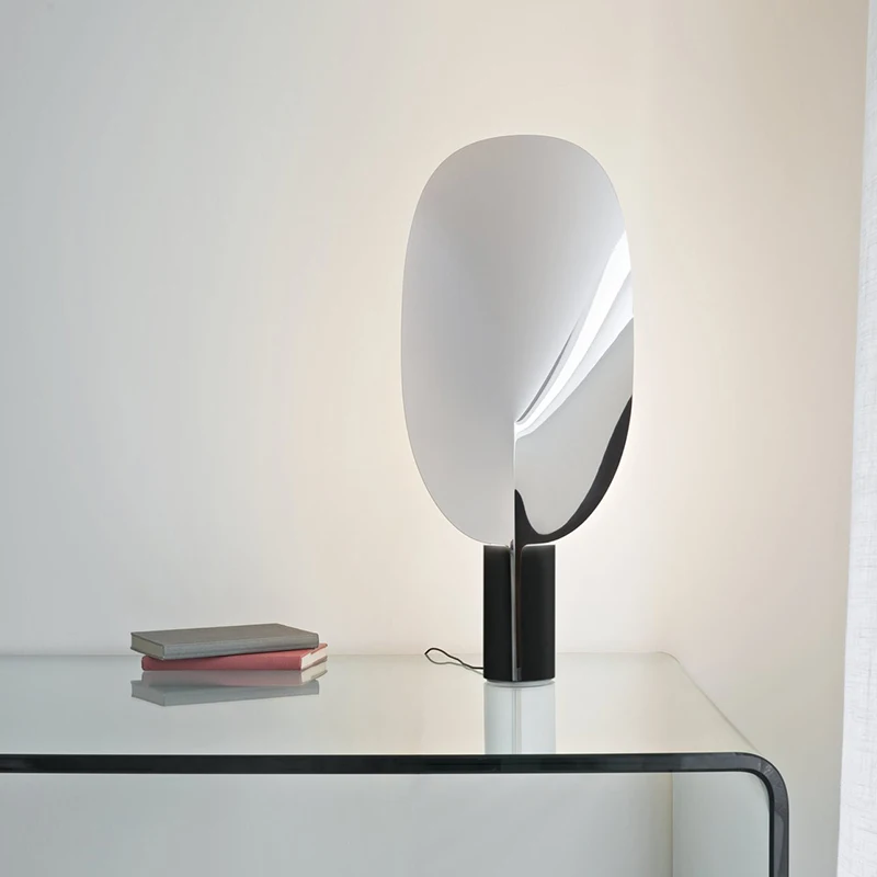 Modern minimalist leaf desk  creative personality feather bedroom bedside lamp living room desk lamp