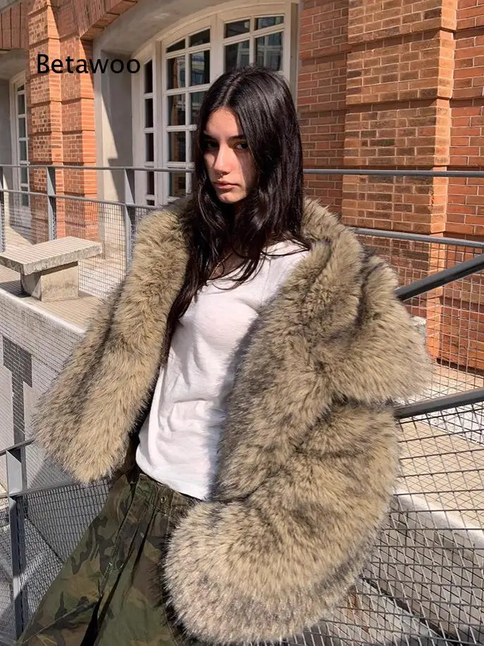 Women Faux Fur Short Jacket Coat Raccoon Fur Effect Outerwear Eco Friendly Furry Overcoat For Autumn Winter Daily Outdoor Party