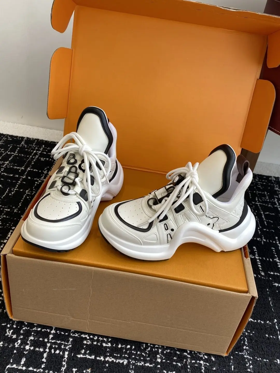 Cream White and Light Brown Block Sneakers for Men and Women, Comfortable Shock Absorbing Casual Shoes, Gentle Style Low Top Board Shoes for Daily Outfit Matching, Soft Inner Lining, Good for Long Time Standing and Walking
